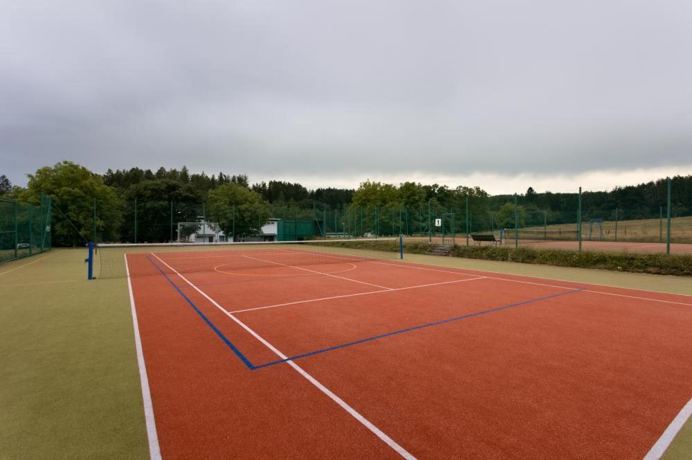 Vilas & Wellness Resort Orlik Kozarovice Eksteriør billede